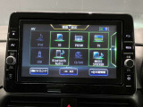 日産純正メモリーナビゲーションです♪目的地まで案内するナビゲーション機能の他にフルセグ画質で楽しめるTVやBluetooth Audio☆DVD再生など多彩な機能が満載で運転を快適にサポートしてくれます☆