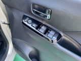 運転席側のドア部。パワーウィンドーのスイッチになります。
