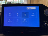 10.5インチディスプレイオーディオ フルセグTV視聴可能で、大きな見やすい画面で遠くへお出掛けの際にも安心です。