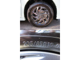 純正16インチアルミホイールに、205/65R16タイヤを装着しております。