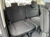 後部座席も当然、綺麗・清潔に仕上げております。内装の綺麗なお車は気持ちが良いですし、コンディションのいい車が多いです。前のユーザーが丁寧に使っていた証拠です。