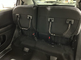 リアシート座面を持ち上げると、背の高い荷物を積むのに便利なトールモードに変身します!多彩なシートアレンジで使い勝手良好!