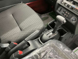 ご納車前に納車点検(法定12ヶ月点検相当)を実施し、基本性能に関わる機能や状態を徹底的に点検します。