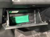 ビジネスはスピードが命!すぐに取り出せ、しまえる多彩な収納が付いてます