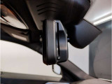 ☆BMWのルームミラーには自動防眩機能が備わっております。後続車のヘッドライトの明るさで幻惑されるのを防止☆