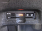 ETC車載器付きで、高速道路への乗り降りもスムーズです。音声ガイドタイプなので、ゲート通過時や利用料金、カードの有効期限などを音声で案内してくれます。