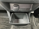 センターコンソールボックス パワーアウトレット