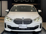 【キドニーグリル】BMWの代名詞。一目見ただけでBMWであると認識できる確固たるアイコンとして存在感を放ちます。キドニーグリルは80年以上続く伝統の形でございます。変わらないこだわりのデザインが、