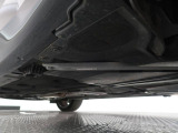 気になる中古車の下廻り。もちろん、納車時には整備スタッフによる点検を実施致しますので安心してご購入いただけます。