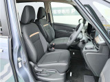 視界がよく運転しやすいフロントシート