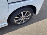 ☆お車についた傷やヘコミ、事故の修理もハヤシにお任せください。自社鈑金工場で修理ができますの安心です☆