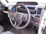 カップホルダーは運転席や助手席からちょうど手の届く位置です!!