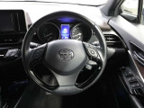 各操作スイッチなどもハンドルから手を放すことなく操作可能で安全運転に支援いたします!