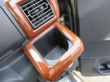 運転席ドリンクホルダー