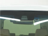 ◆Honda SENSING◆ カメラ等装置で精度の高い検知能力を発揮、安全運転を支援します。ステアリング上のコントローラーに注目!