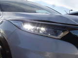 明るいLEDヘッドライト採用。夜の運転も安心です♪