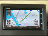 鮮明な地図表示で、運転中の視認性を高めます。スムーズなナビゲーションをサポートし、安心して目的地へ向かえます。