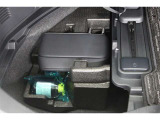 もしもの時のパンク修理キット。空気バルブに薬剤を入れて電動コンプレッサで空気を送り込むだけなので危険な作業や体力が少なくてすみます。ですがあくまで応急処置の為本修理が必要です。