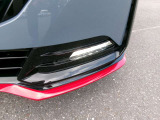 NISMO専用LEDフォグランプ。鮮やかな白光色で明るく照らします。
