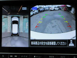 ナビ画面にアラウンドビュ-モニタ-の映像を映し出しています。  狭い場所での車庫入れをサポ-トしてくれる便利アイテムです。