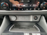 USB、ワイヤレス充電つきで便利(^^)/