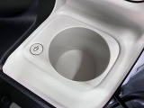 ホットドリンクをちょうど良い温度でキープしてくれる保温機能付きのホッとカップホルダー