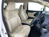 見通しのよいすっきりとした視界で、誰でも運転しやすいです。運転のしやすさは疲れにくさにも繋がりますよ♪