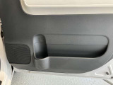 ドアの内張りにキズあります。