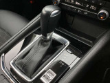 オートマのシフトレバーは操作しやすい位置にあります☆
