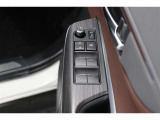 スイッチ類もきれいに。車内もボディも隅々までクリーニング。