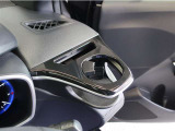 運転席側ドリンクホルダー。