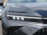 今や主流となってきました「LEDヘッドランプ」。消費電力も少なく、エコ走行に貢献します。コレが付いているだけで、優越感に浸れますよね。HIDに負けないくらい明るく安全です。