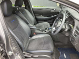クッション性能が高く、程よく体をホールドしてくれるフロントシートなので、ゆったりとした運転を楽しんで頂けます。