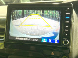 【バックカメラ】駐車時に後方がリアルタイム映像で確認できます。大型商業施設や立体駐車場での駐車時や、夜間のバック時に大活躍!運転スキルに関わらず、今や必須となった装備のひとつです!