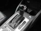 Audi正規ディーラーが高品質をお約束。高度な訓練・教育を受けたAudi専任メカニックが、100項目にもおよぶ精密な点検を実施いたします。すべてをクリアしたAudi車だけが、あなたのお手元に届けられるのです。