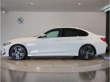 【BMWの伝統】時代を超える美しさ。磨き抜かれたエアロダイナミクスが瞳を奪う。一目で伝わるスポーティーなプロポーションは、BMWの走行性能を生み出すのに欠かせない要因の一つです。