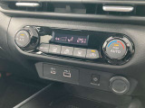 ◆エアコン◆温度の設定をしてAUTOボタンを押すだけ簡単。車内を快適な温度に保ってくれます