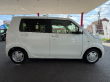 中古車は12ヶ月無制限の保証、登録済未使用車は初度登録月より3年間走行距離60,000kmのメーカー保証がついております。ご購入後もご安心してお乗り頂けるよう努めております!