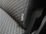 ◆ISOFIX◆シートベルトいらずでチャイルドシートと固定金具を連結するだけでガッチリ固定できます。