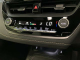 オートエアコンの温度設定等の操作スイッチです。外の天気や気温に合わせて車内を自分に合った温度設定にすることが出来るので快適なドライブが楽しめますよ!!