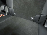 ◆ISOFIX◆シートベルトいらずでチャイルドシートと固定金具を連結するだけでガッチリ固定できます。