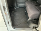 足元は広々♪しっかり内装ルームクリーニングを実施しています。車に自信があるからこそ、是非一度ご来店頂き見てもらえると幸いです。