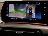 【バックモニター】&rdquo;R&rdquo;レンジにシフトチェンジして頂くとバックカメラとセンサーが起動し駐停車時の運転をサポートします。