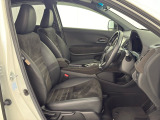 ★フロントシート★ 自然な姿勢のままでいられるシートが、運転しやすさと疲れにくさを感じさせてくれるはずです♪