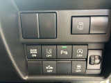 運転席右下のあたりにセーフティサポート等の切替スイッチがございます。