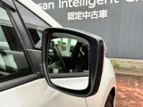 後側方から近づく車を検知するとマークが点灯してお知らせしてくれるので、車線変更の際などの周囲確認に大変便利です(^O^)
