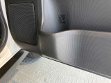 ドア内張にキズあります。