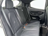 後部座席も当然、綺麗・清潔に仕上げております。内装の綺麗なお車は気持ちが良いですし、コンディションのいい車が多いです。