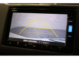 バックカメラが装備されており、後方の安全確認はもちろんのこと狭い場所での駐車や雨の日・夜間など視界の悪いコンディションでのストレスの軽減にもなります!