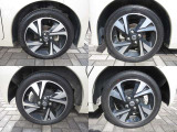 純正アルミホイール。タイヤサイズは165/55R15です。